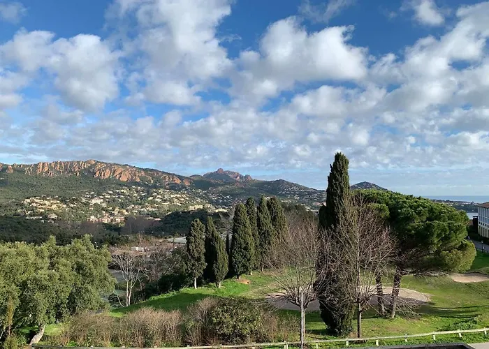 Apartamento Cap Esterel 2 Pieces Avec Terrasse Et Parking - Fr-1-504-612